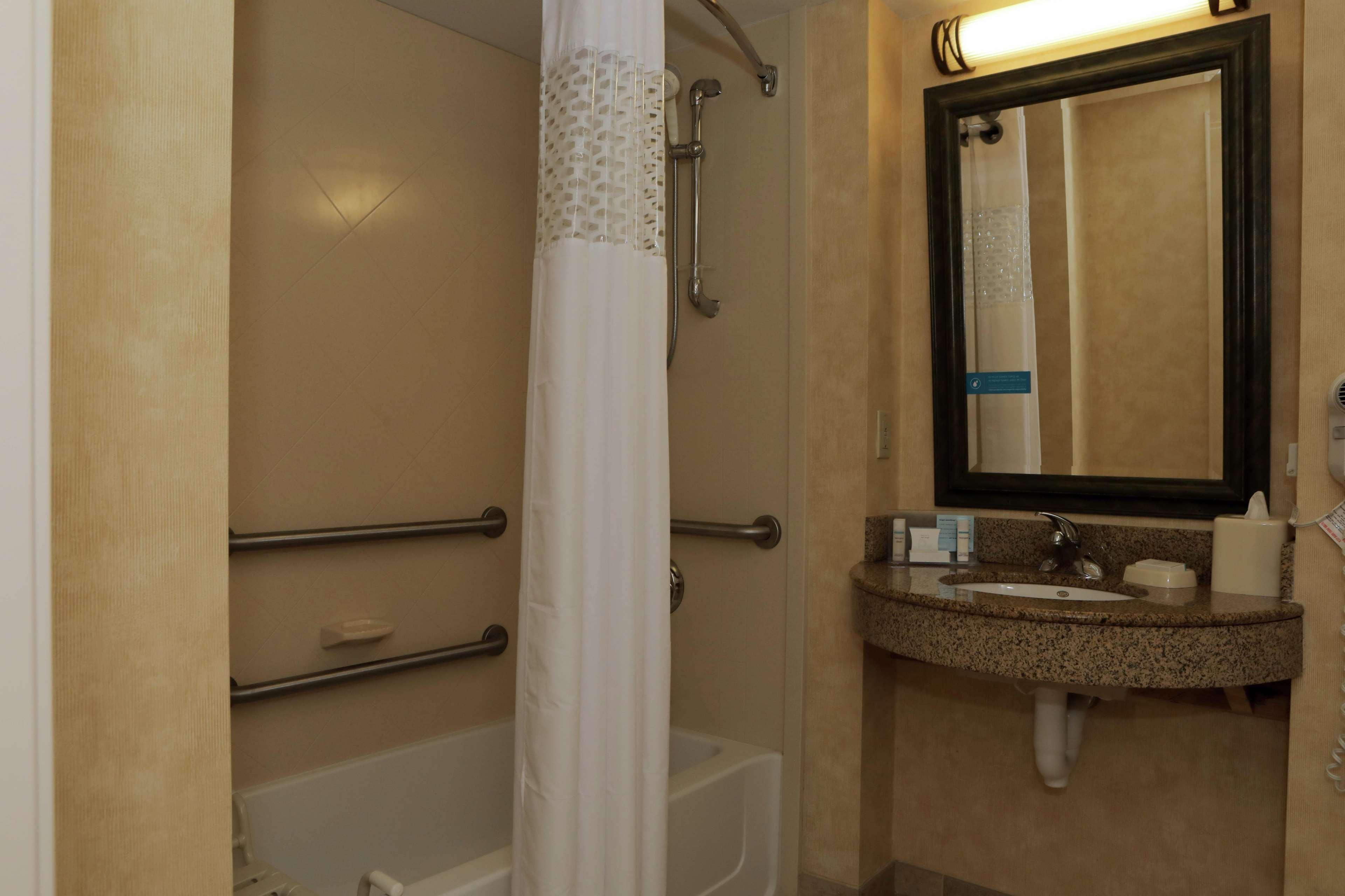 Hampton Inn By Hilton Clinton Экстерьер фото