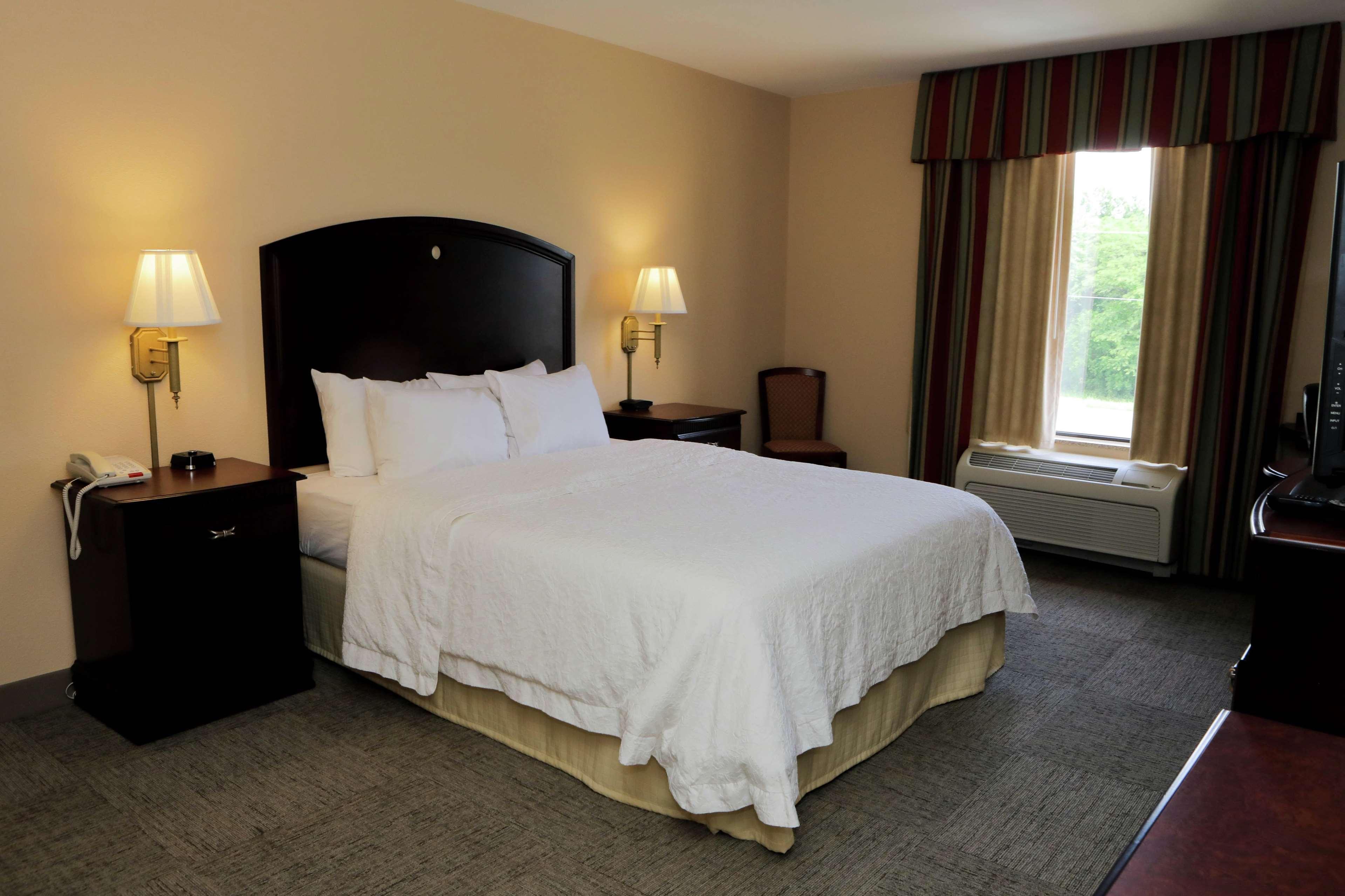 Hampton Inn By Hilton Clinton Экстерьер фото