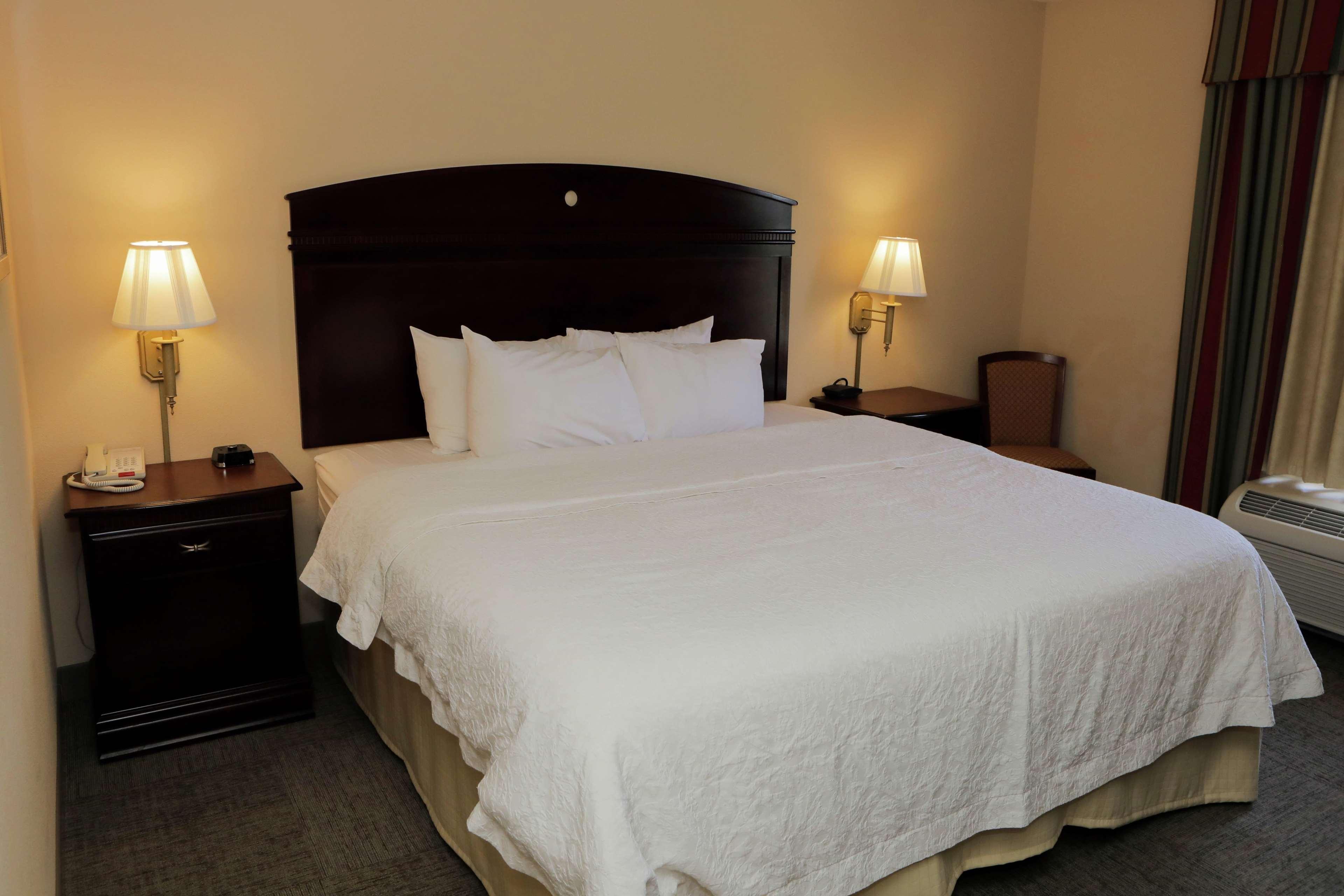 Hampton Inn By Hilton Clinton Экстерьер фото